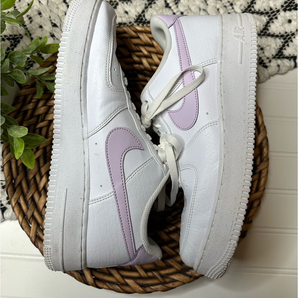NIKE Lavender Air Force 1 - Picture 3 of 10